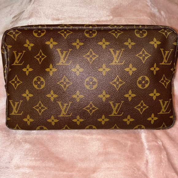 Louis Vuitton Handbags - Authentic Louis Vuitton Monogram Trousse 28 (Large Vanity Bag)
